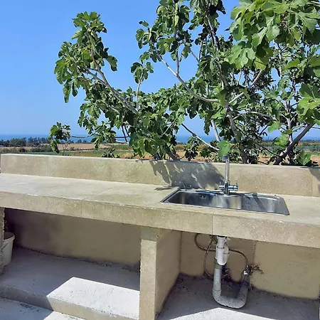 Incredible Large In Paphos Sleeps 14 Children Pool, Jacuzzi, Huge Garden Villa