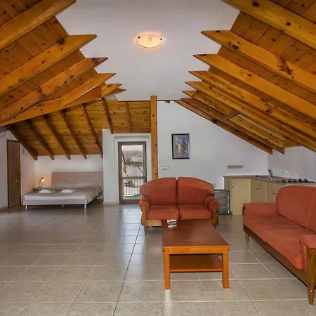 Incredible Large In Paphos Sleeps 14 Children Pool, Jacuzzi, Huge Garden Villa *