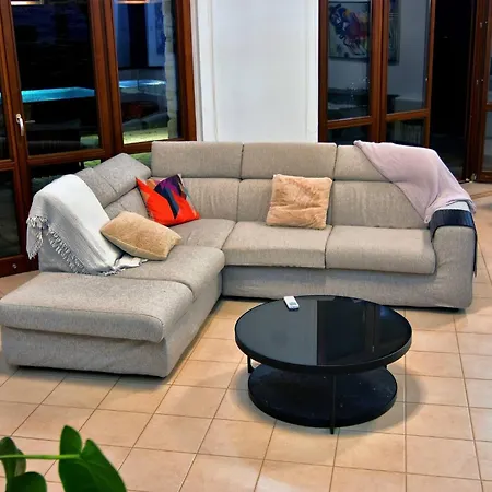 Villa Incredible Large In Paphos Sleeps 14 Children Pool, Jacuzzi, Huge Garden Polis