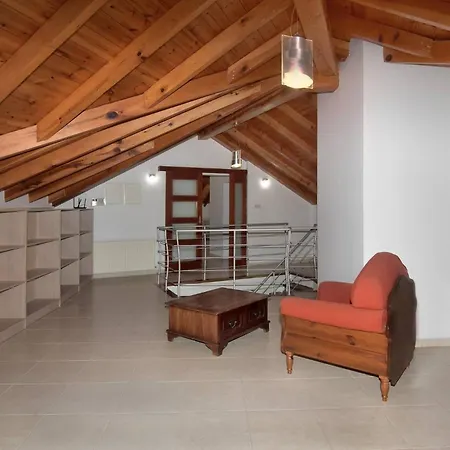 Villa Incredible Large In Paphos Sleeps 14 Children Pool, Jacuzzi, Huge Garden *