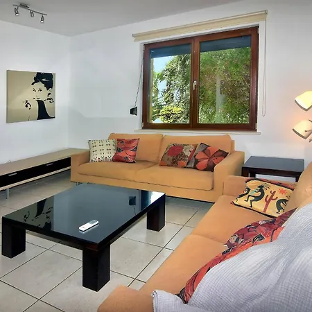 Incredible Large In Paphos Sleeps 14 Children Pool, Jacuzzi, Huge Garden * Polis