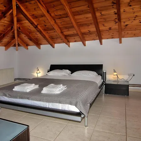 Incredible Large In Paphos Sleeps 14 Children Pool, Jacuzzi, Huge Garden Villa