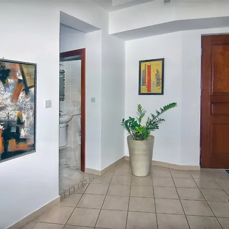 Incredible Large In Paphos Sleeps 14 Children Pool, Jacuzzi, Huge Garden Polis