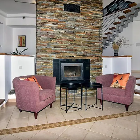 Incredible Large In Paphos Sleeps 14 Children Pool, Jacuzzi, Huge Garden Вилла